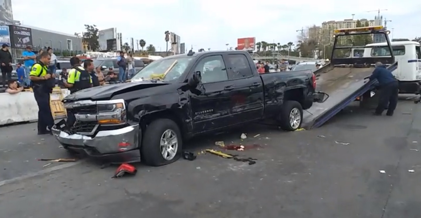 Estadounidense atropella a cinco personas y choca con 15 vehículos en Tijuana