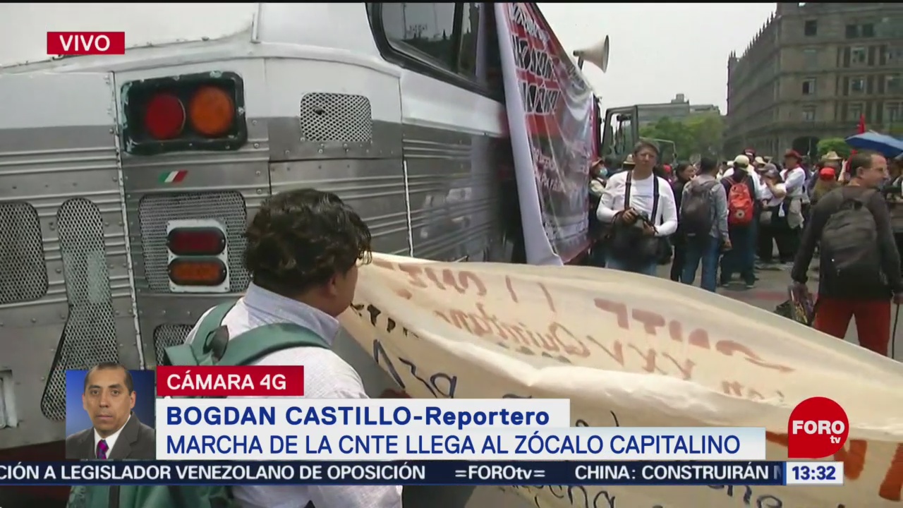 FOTO: Autobuses de la CNTE contaminan durante marcha al Zócalo capitalino