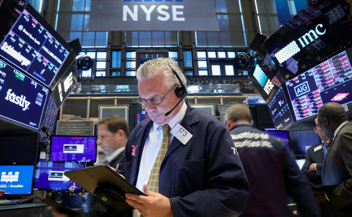 Foto: Los comerciantes trabajan en el piso de la Bolsa de Nueva York (NYSE) en Nueva York, Estados Unidos, 20 de mayo de 2019 (Reuters)