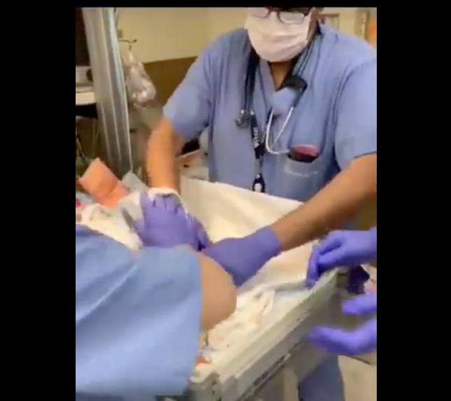Video: médico deja caer a bebé recién nacida