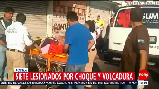 Choque y volcadura deja 7 lesionados en Puebla