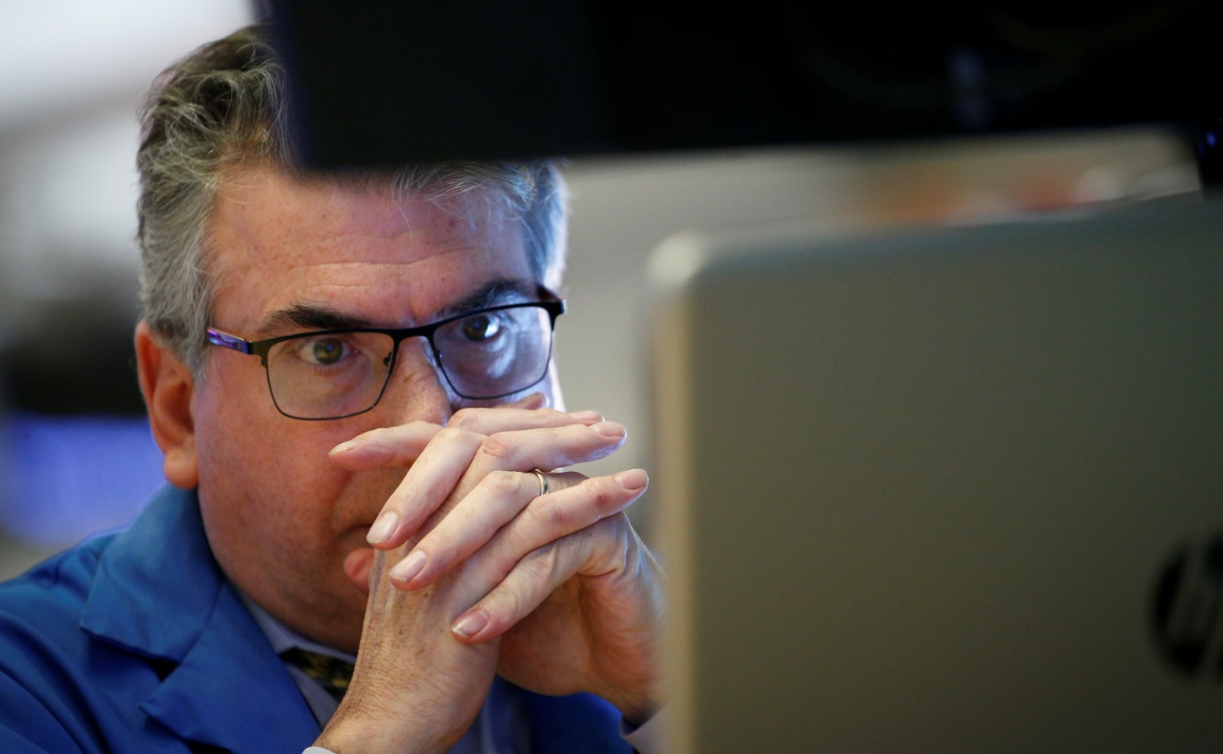 Wall Street cierra en rojo y Dow Jones cae 2.38%