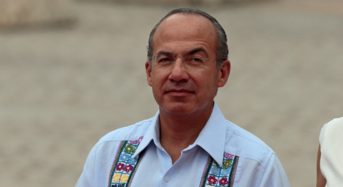 FOTO No puedo hacer juicios temerarios, dice AMLO sobre Felipe Calderón (AP 14 abril 2012 colombia)