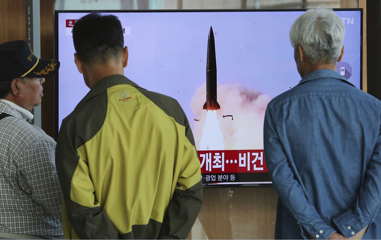 fOTO: Corea del Norte dispara dos misiles balísticos de corto alcance, 9 mayo 2019