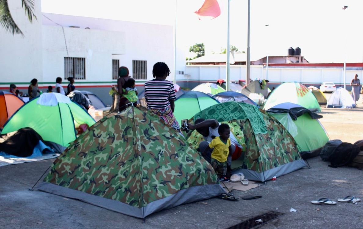 Se fugan 90 migrantes cubanos en Tapachula, Chiapas