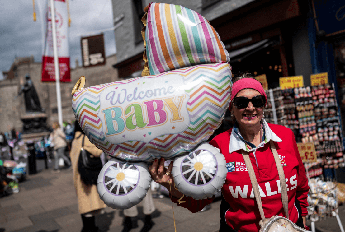 Foto: Globo con leyenda de bienvenida al bebé de Meghan y Enrique. 6 de mayo de 2019
