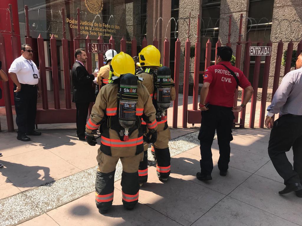 FOTO Desalojan edificio del Poder Judicial en San Lázaro por amenaza de bomba (Noticieros Televisa 22 mayo 2019 cdmx)