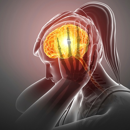 El dolor de cabeza es un síntoma del estrés, aunque puede ser señal de algo mucho más grave si existe fiebre, sudoración o aparece repentinamente (GettyImages)