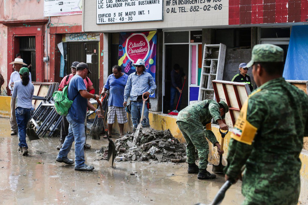 Foto: Elementos del Ejército mexicano limpias calles tras inundación en Matehuala, San Luis Potosí. El 31 de mayo de 2019