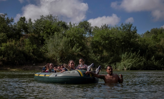 Bebé muere en naufragio de migrantes en frontera EEUU-México