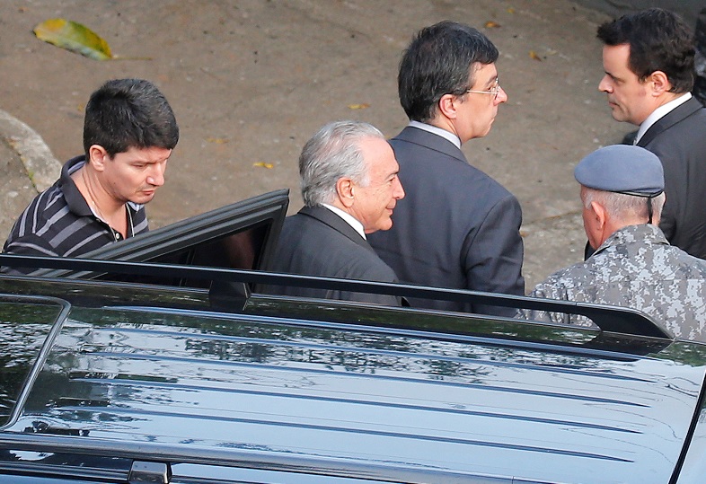 Foto: El expresidente de Brasil, Michel Temer, llega al Batallón de la Policía Militar luego de ser trasladado de la Policía Federal a Sao Paulo. El 13 de mayo de 2019