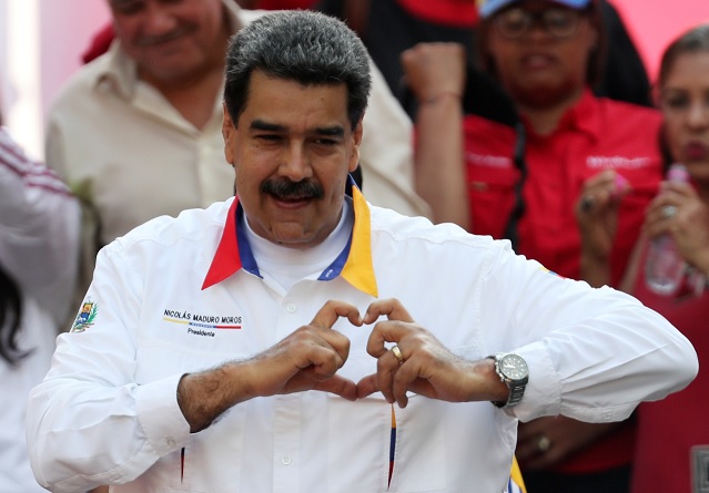 Foto: El presidente Nicolás Maduro forma un corazón con las manos durante un mitin en Caracas, Venezuela. El 20 de mayo de 2019