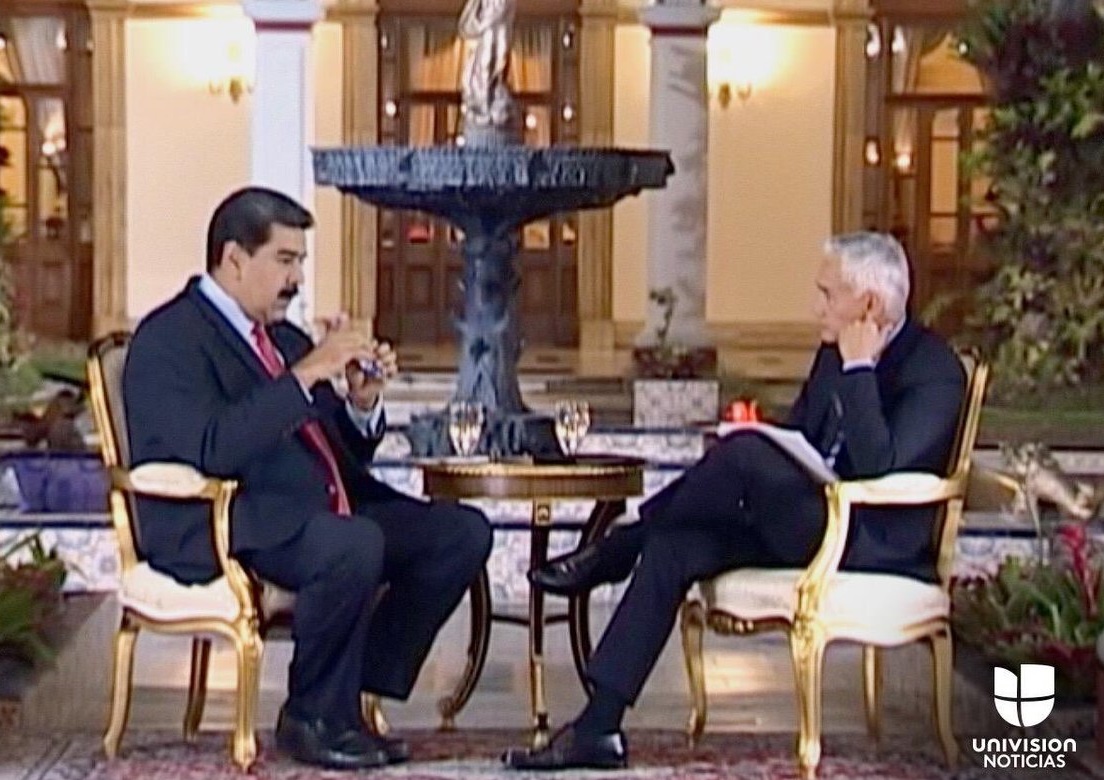 Foto: El presidente Nicolás Maduro habla con el periodista Jorge Ramos en el Palacio de Miraflores en Caracas, Venezuela. El 24 de febrero de 2019