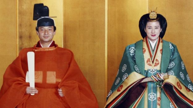Fotografía del casamiento de Naruhito, hijo del antiguo emperador Akihito, con la princesa Masako en 1993 (GettyImages)