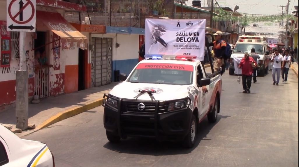 Foto: homenaje a brigadista muerto en Tixtla, Guerrero, 8 de mayo 2019. Twitter @Janosikgarciaz