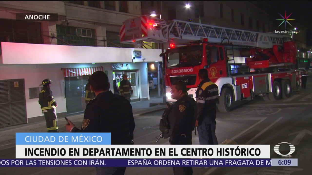 Incendio consume departamento en Centro Histórico de CDMX