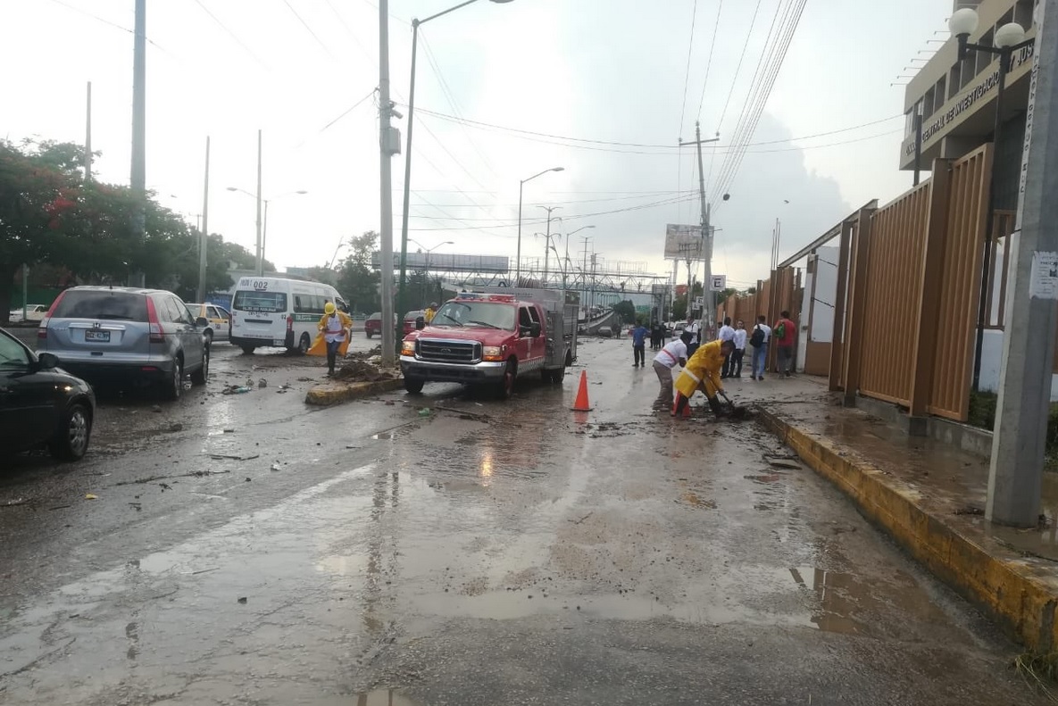 Foto: inundación en Tuxtla Gutiérrez, Chiapas, 27 de mayo 2019. Twitter @TuxtlaCapital