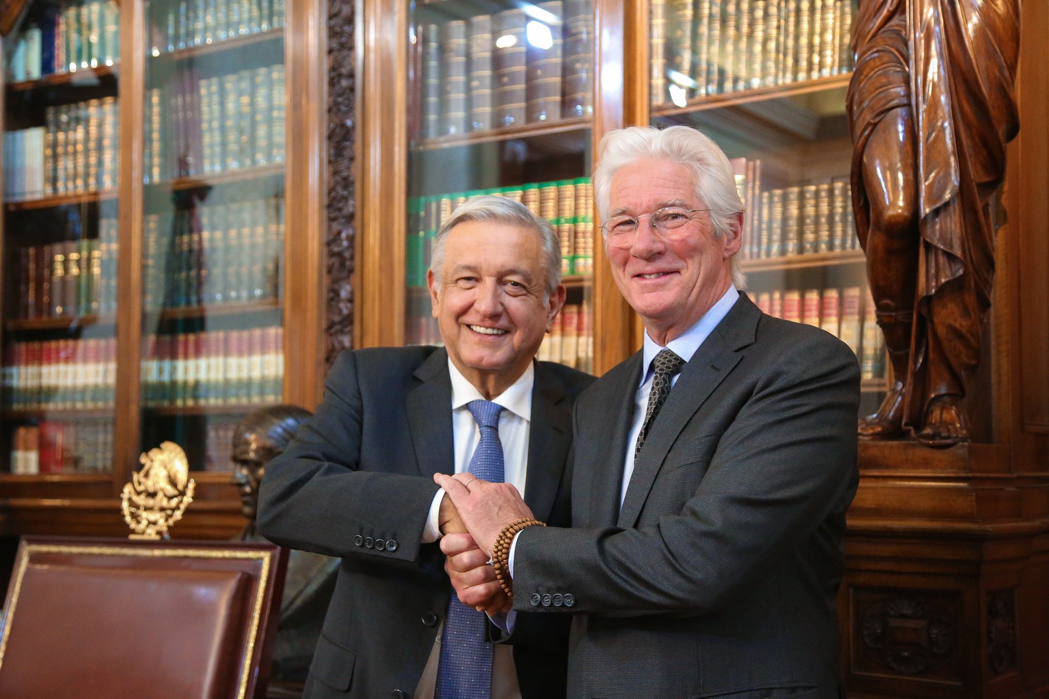 López Obrador recibe a Richard Gere en Palacio Nacional