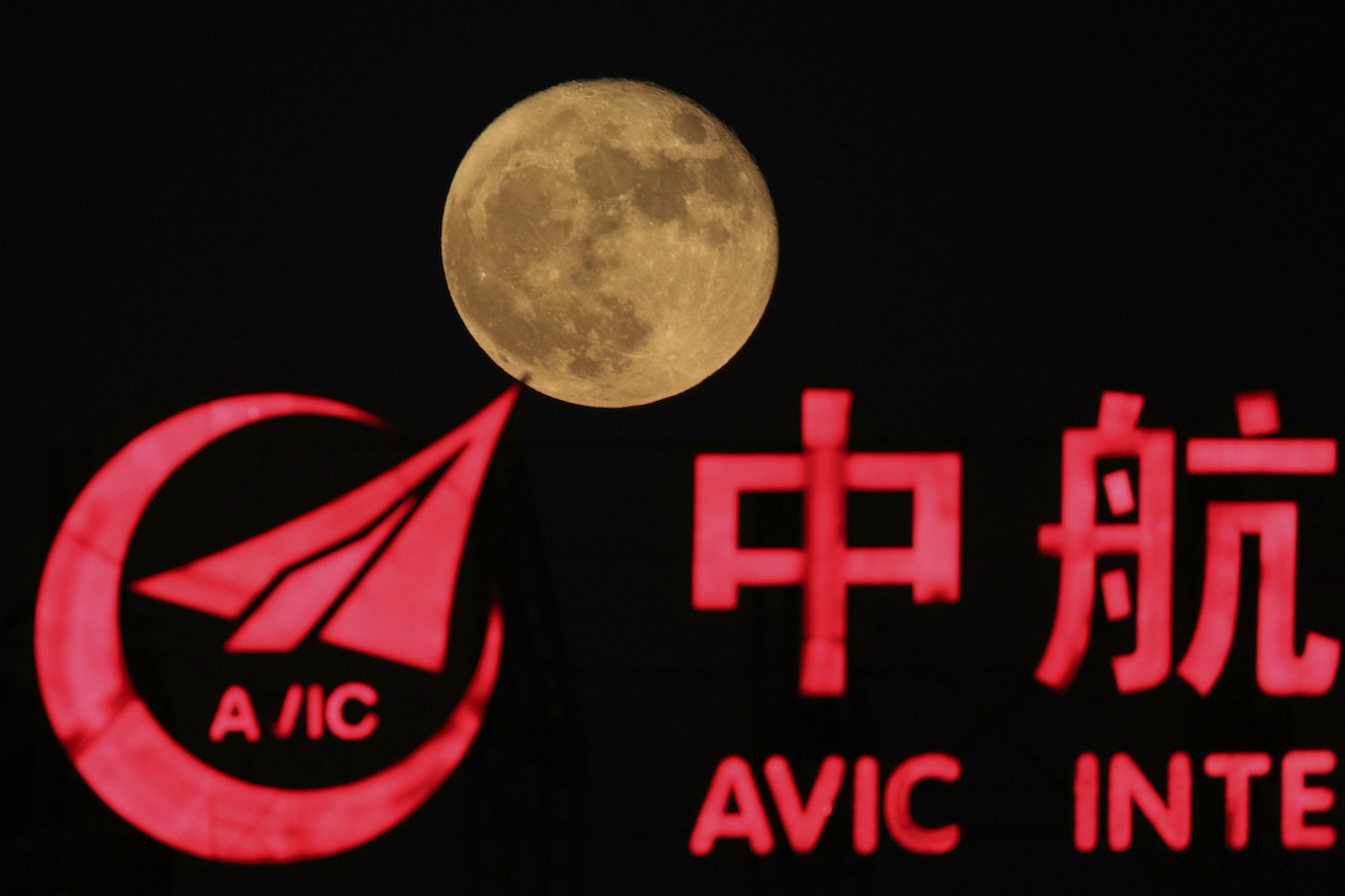 Lado-oculto-Luna-mision-china-rover-crater