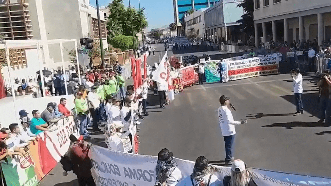 Foto: Maestros de la CNTE marchan en Sonora, 15 de mayo de 2019, México