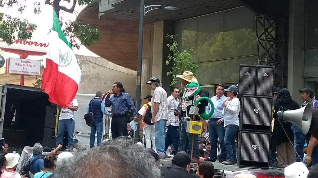 Foto Manifestantes protestan frente a la Secretaría de Energía 28 mayo 2019