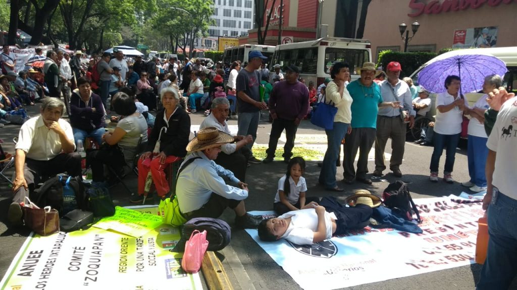 Foto Manifestantes protestan frente a la Secretaría de Energía 28 mayo 2019