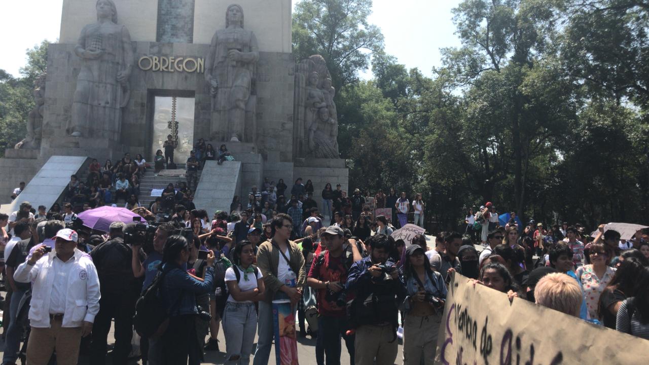 Foto: Marchan estudiantes de la UNAM sobre Insurgentes por caso Aideé Mendoza, 3 mayo 2019