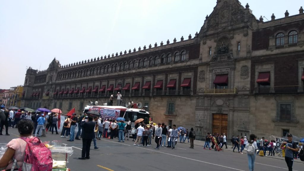 Foto Marcha de la CNTE llega al Zócalo capitalino 15 mayo 2019