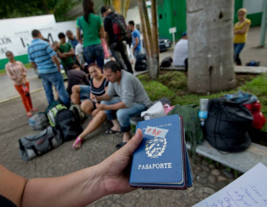 Migrantes cubanos buscan empleo en Chiapas para solventar gastos
