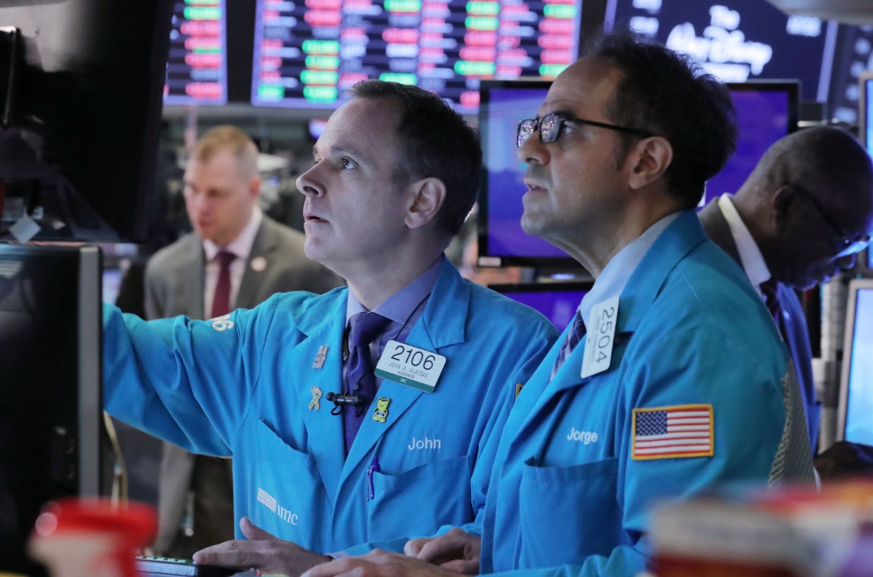 Wall Street cierra con pérdidas y el Dow Jones desciende 0.25%
