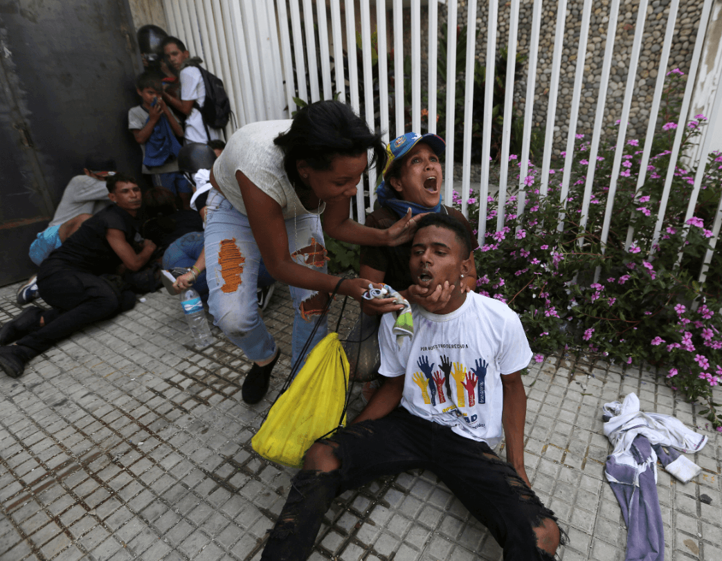 Mueren dos adolescentes durante protestas en Venezuela