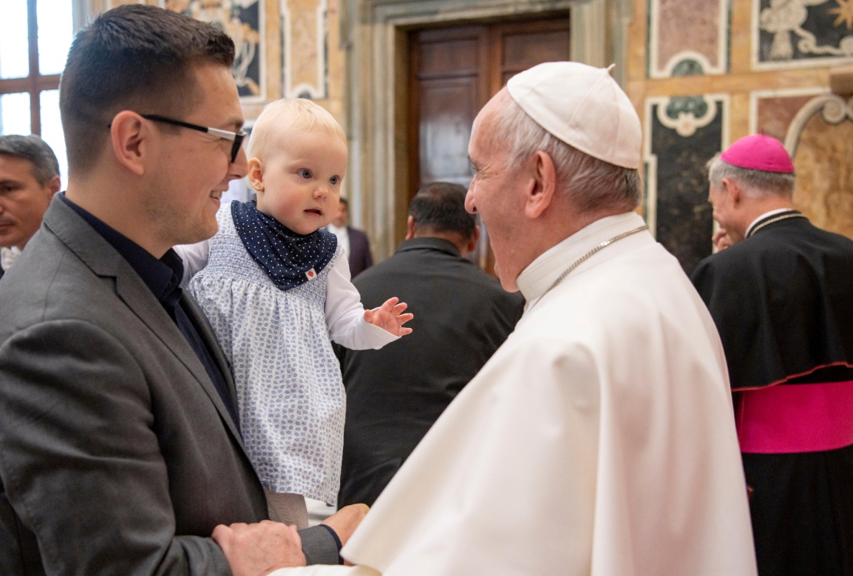 Foto: El Papa Francisco asiste a una conferencia en el Vaticano titulada “¡Sí a la vida! - Cuidando el precioso don de la vida en su fragilidad”, mayo 25 de 2019 (Reuters)