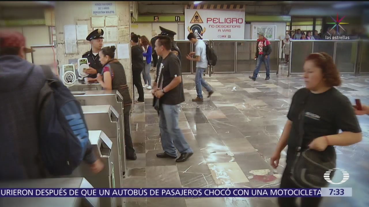 Policías y empleados, coludidos en reventa de boletos del Metro CDMX