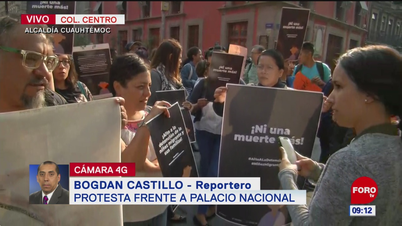 Protestan frente a Palacio Nacional por desaparecidos en México