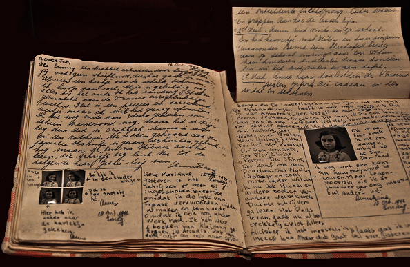 Publican diario de Ana Frank en versión original completa