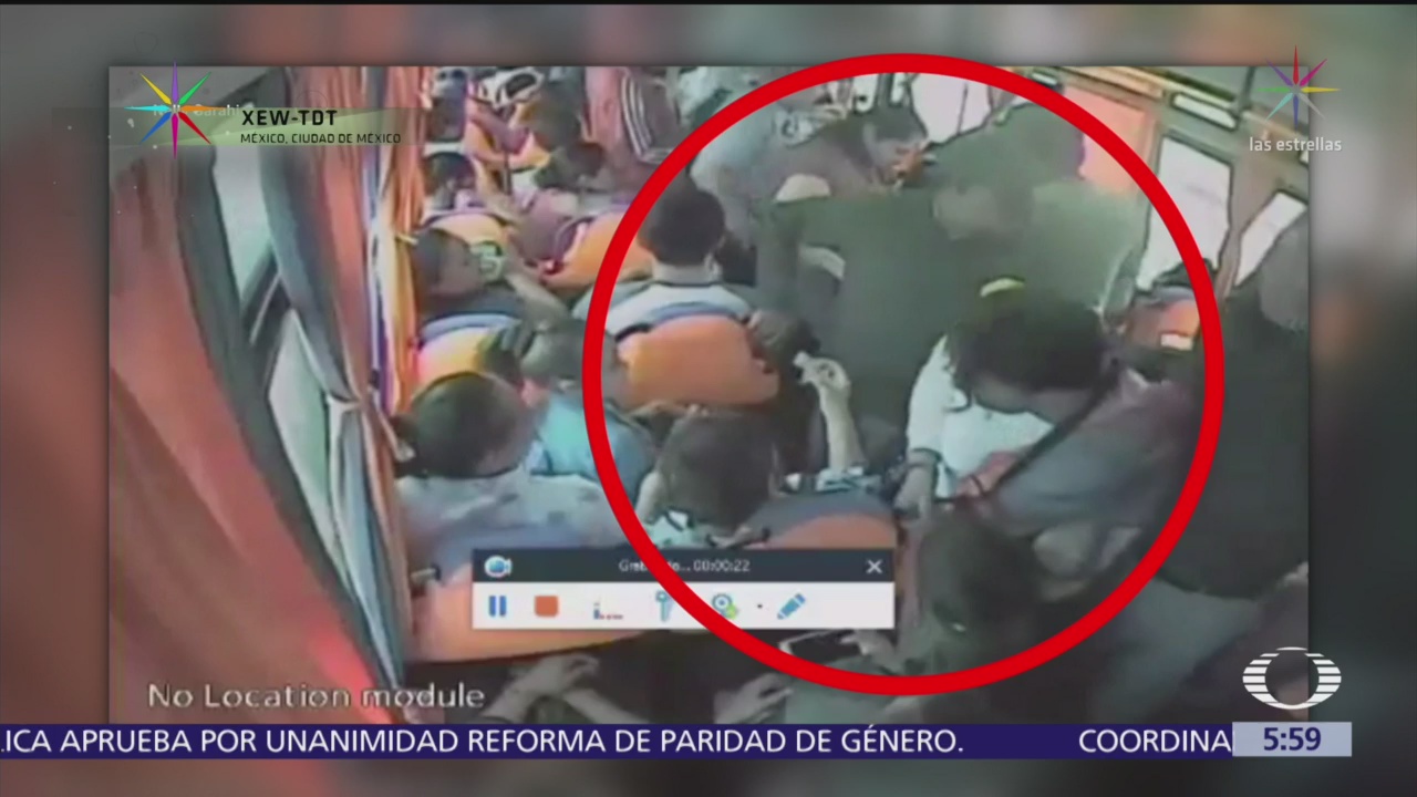 Roban con violencia a usuarios de transporte público en Tecamac, Edomex