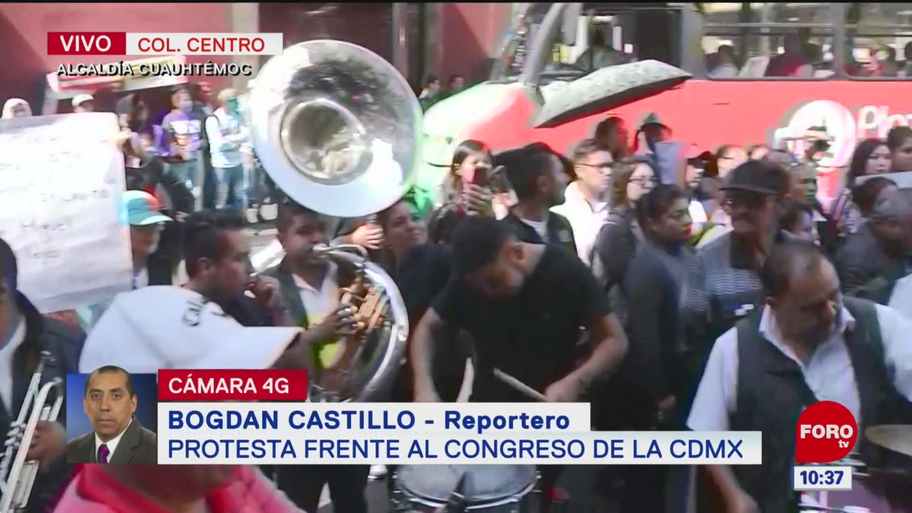 Se manifiestan con música frente al Congreso de la CDMX