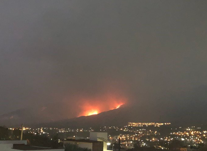 Suspenden clases en Chilpancingo por incendio forestal