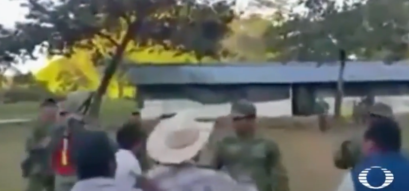 Video: Civiles enfrentan a militares en Hidalgo por gasolina robada