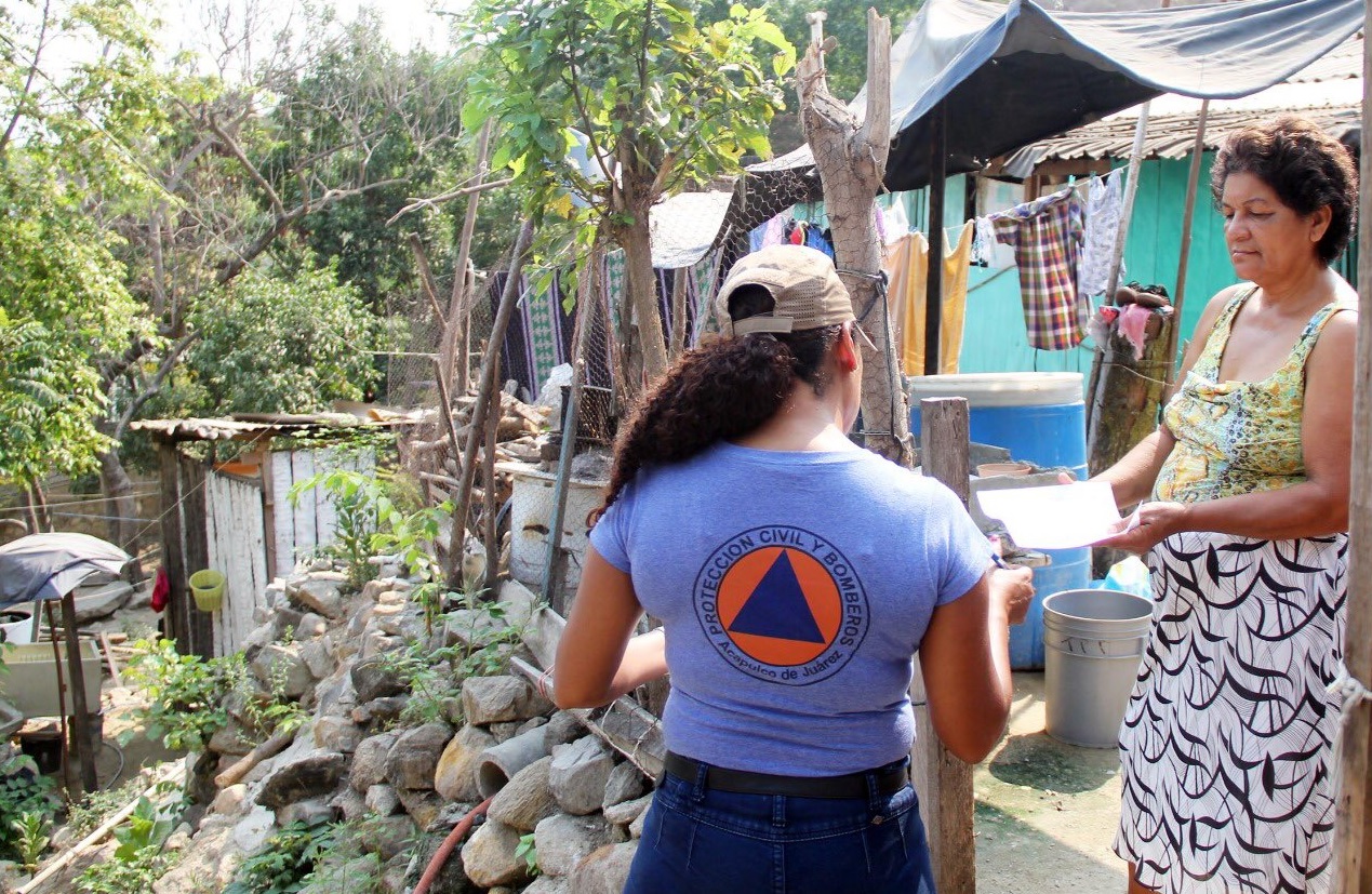 Al menos 7 mil familias viven en zonas de alto riesgo en Acapulco