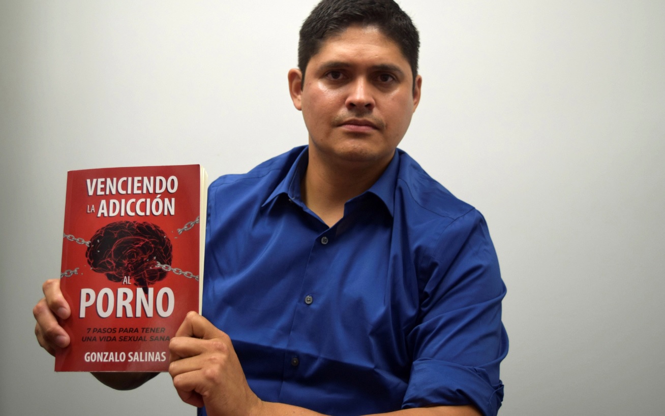 Foto: El peruano Gonzalo Salinas publica en Estados Unidos un manual con siete pasos para vencer la adicción al porno, junio 8 de 2019 (EFE)