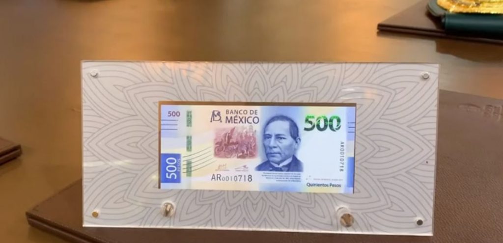 Foto AMLO recibe Andy Ruiz Jr. e intercambia 500 pesos 11 junio 2019