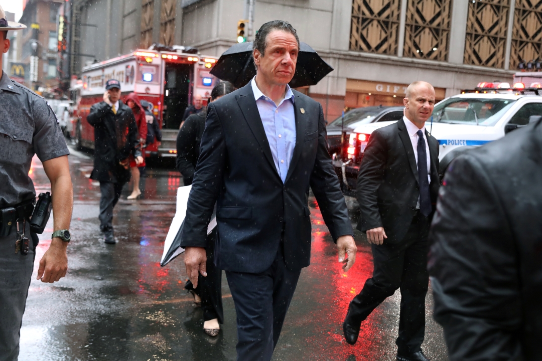 Foto Andrew Cuomo, gobernador de Nueva York acude al lugar del accidente 10 junio 2019