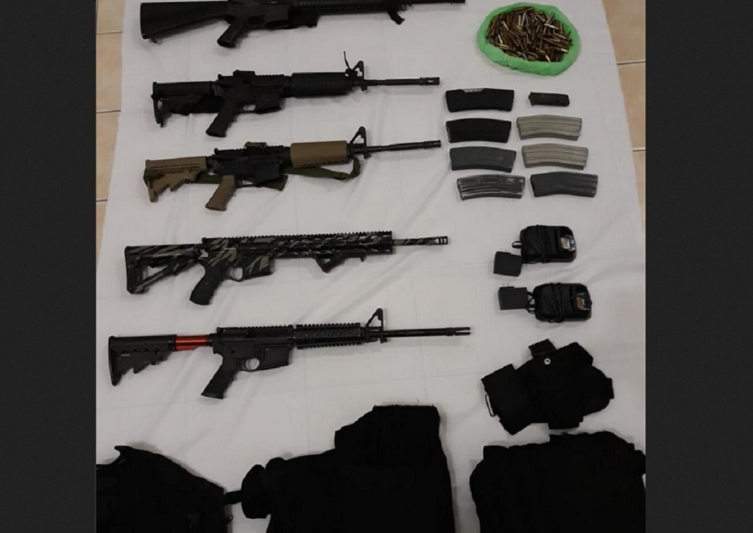 Foto: Armas aseguradas en Pinotepa Nacional, Oaxaca, 12 de junio 2019. Twitter @SSP_GobOax