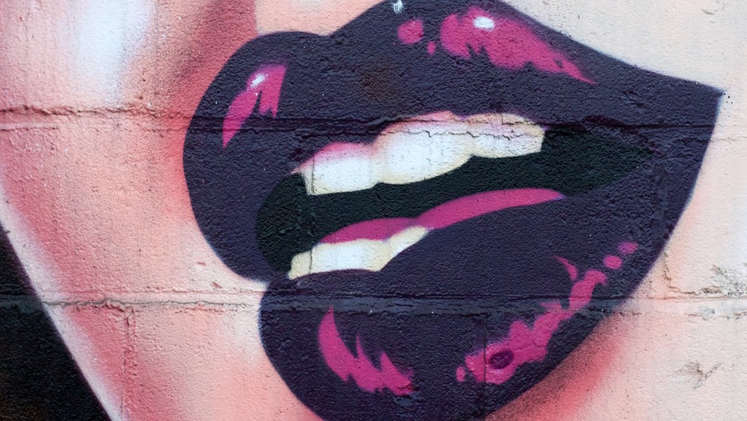 Mujer arrancó la lengua de su ex tras pedirle 