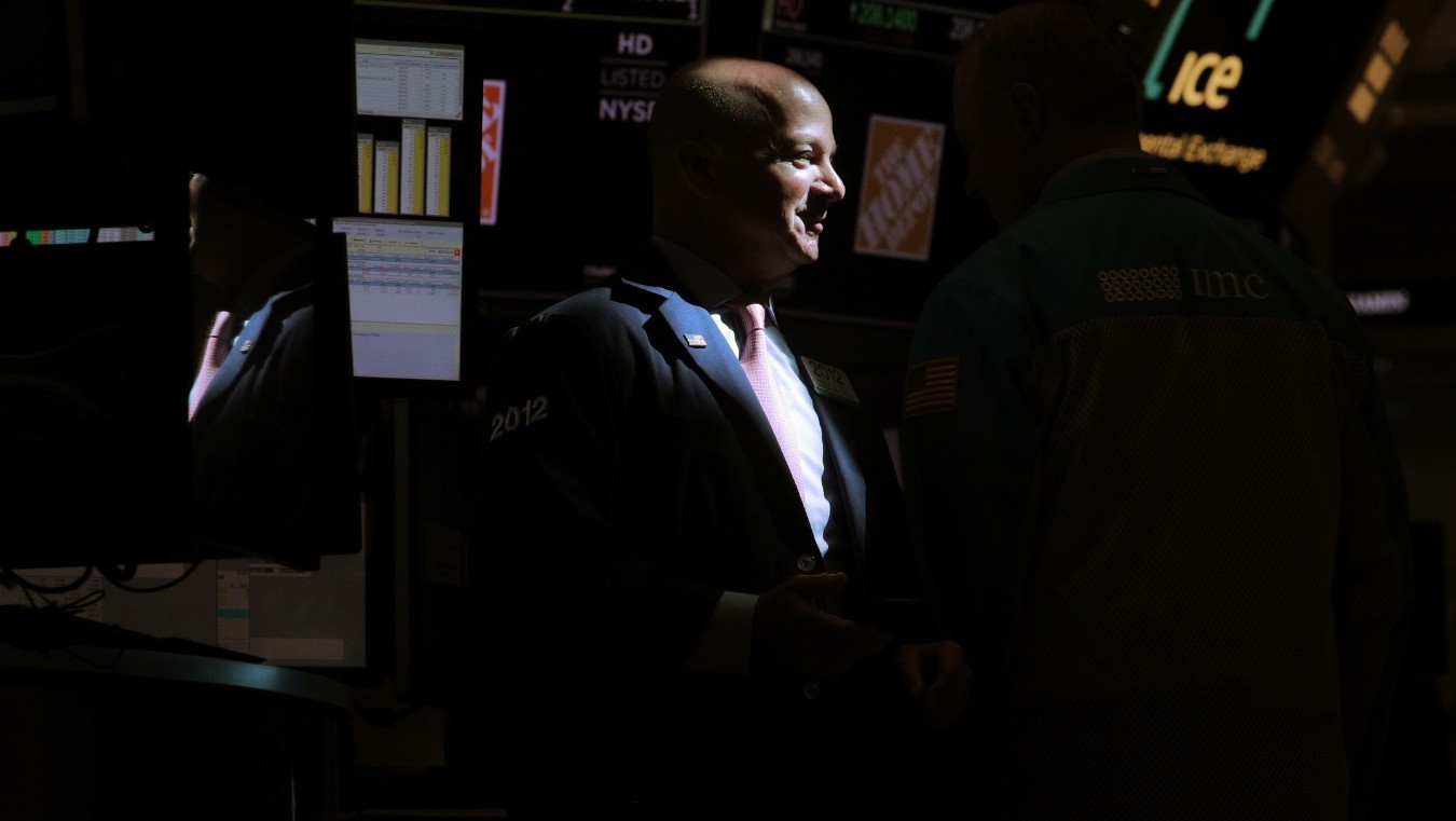 Foto: Los comerciantes trabajan en el piso de la Bolsa de Nueva York (NYSE) en Nueva York, Estados Unidos, 24 de junio de 2019 (Reuters)