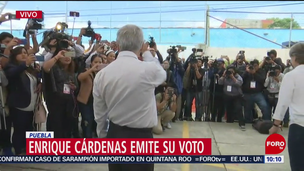 FOTO: Candidato a la gubernatura de Puebla, Enrique Cárdenas, emite su voto, 2 Junio 2019