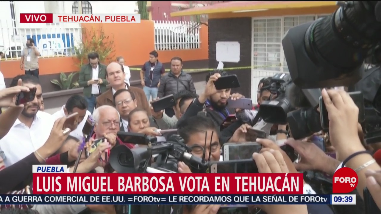FOTO: Candidato a la gubernatura de Puebla, Miguel Barbosa, emite su voto, 2 Junio 2019