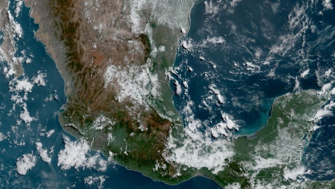 Foto: En Campeche, continúan las lluvias de moderadas a fuertes y las tormentas eléctricas por la presencia de la onda tropical 10, junio 30 de 2019 (Twitter: @InfoMeteoro)