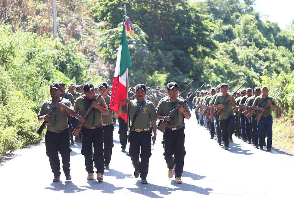Policía comunitaria de Guerrero prepara a niños ante posible ataque de grupo criminal